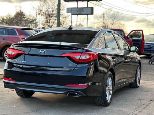 2016 Hyundai SONATA SE