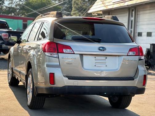 2010 Subaru Outback 2.5 i Premium