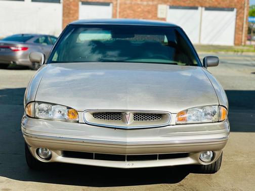 1996 Pontiac Bonneville SE