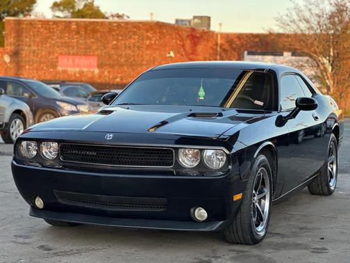 2010 Dodge Challenger SE