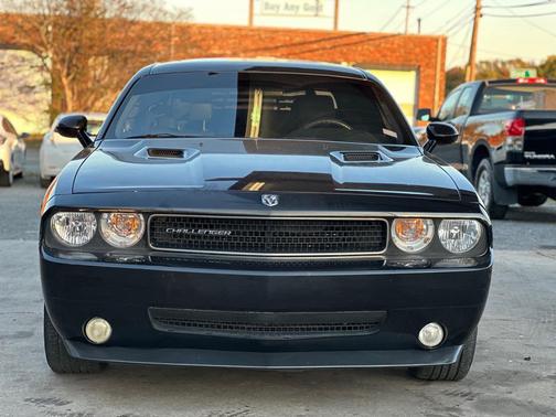 2010 Dodge Challenger SE