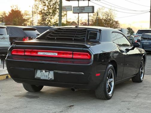 2010 Dodge Challenger SE