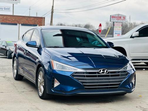 2019 Hyundai ELANTRA SEL