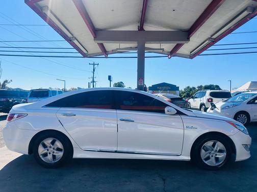 2011 Hyundai SONATA Hybrid Base