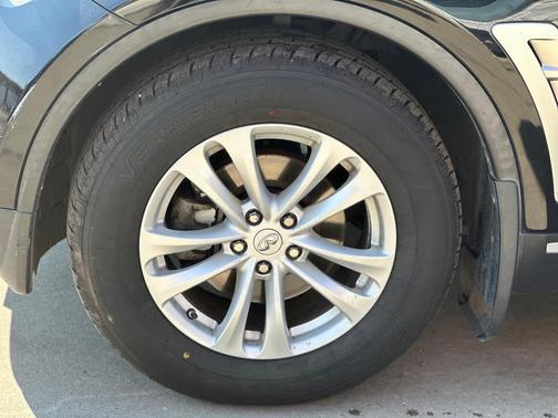 2011 INFINITI FX35 Base