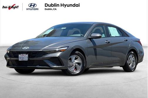 2025 Hyundai ELANTRA SE