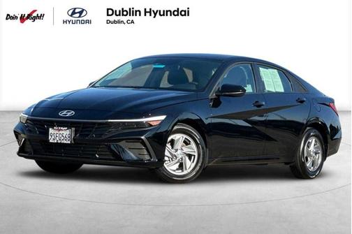 2025 Hyundai ELANTRA SE