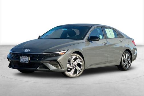 2025 Hyundai ELANTRA HEV SEL Sport