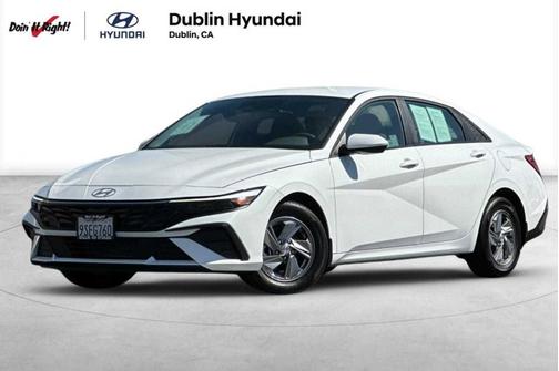 2025 Hyundai ELANTRA SE