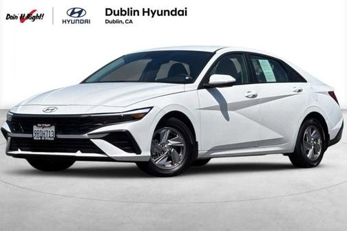 2025 Hyundai ELANTRA SE