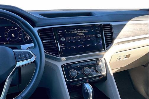 2022 Volkswagen Atlas 2.0T SE w/Technology