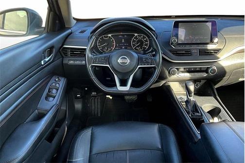 2022 Nissan Altima SR FWD