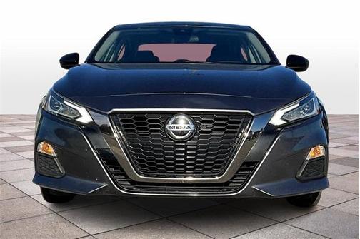 2022 Nissan Altima SR FWD