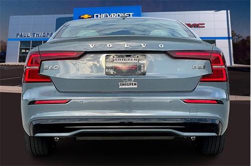 2024 Volvo S60 B5 Core Dark Theme