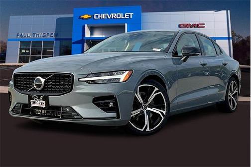 2024 Volvo S60 B5 Core Dark Theme