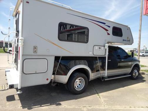 2017 RAM 3500 Laramie Crew Cab 4x4 8' Box
