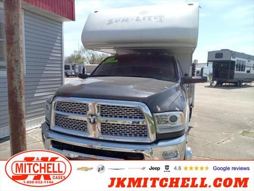 2017 RAM 3500 Laramie Crew Cab 4x4 8' Box