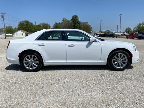 2021 Chrysler 300 Touring