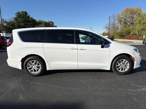 2026 Chrysler Pacifica L