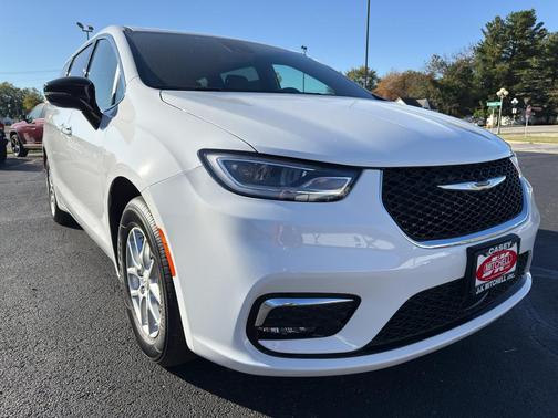 2026 Chrysler Pacifica L