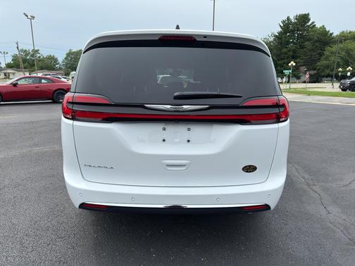 2025 Chrysler Pacifica L