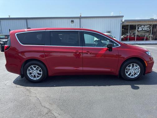 2025 Chrysler Pacifica L
