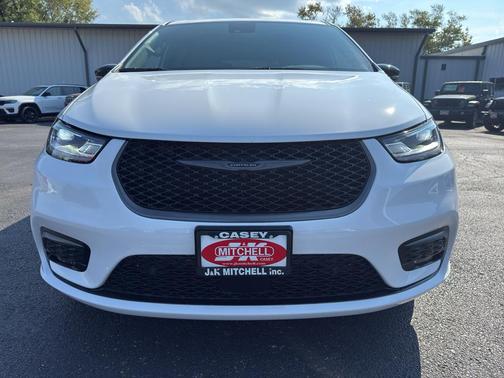 2026 Chrysler Pacifica L