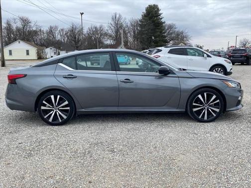 2022 Nissan Altima SR FWD