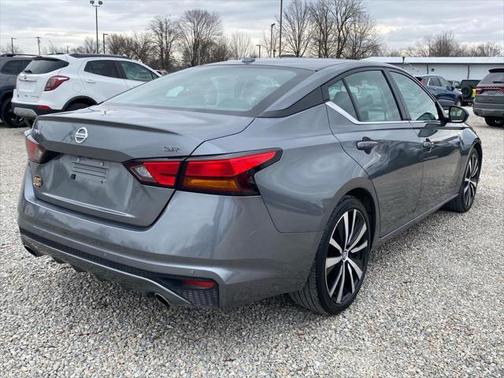 2022 Nissan Altima SR FWD