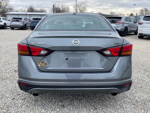 2022 Nissan Altima SR FWD