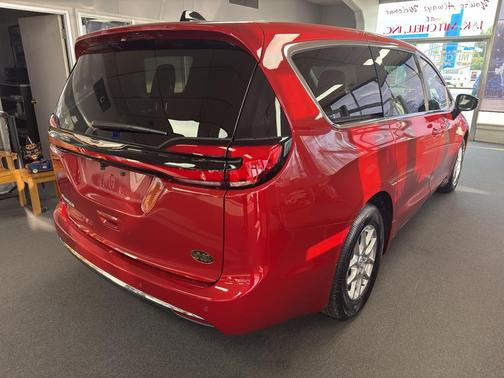 2026 Chrysler Pacifica L