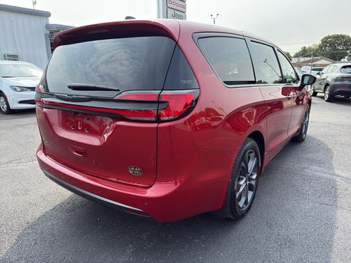 2026 Chrysler Pacifica L