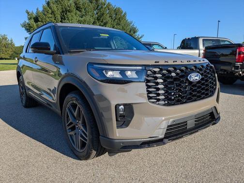 Marsh Gray 2027 Ford Explorer ST-Line