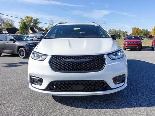 2026 Chrysler Pacifica L