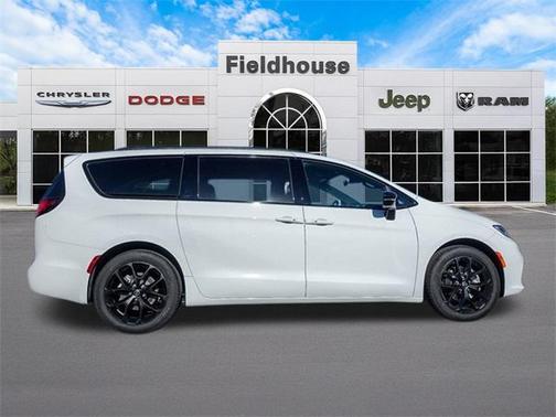 2026 Chrysler Pacifica L