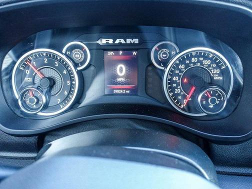 2023 RAM 2500 Big Horn Crew Cab 4x4 8' Box