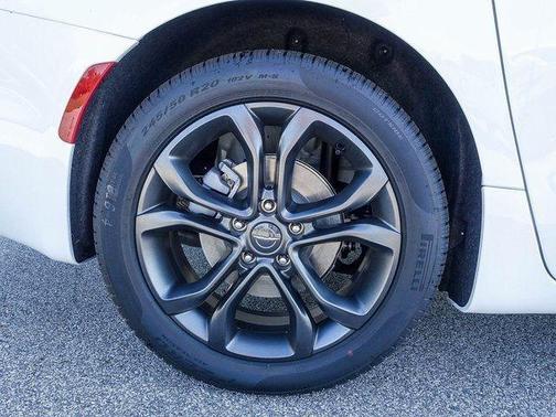 Bright White Clearcoat 2026 Chrysler Pacifica L