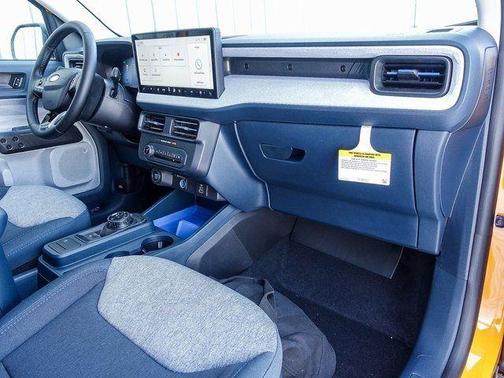 ORANGE FURY METALLIC TRI-COAT 2026 Ford Maverick XLT