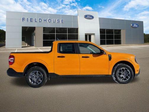 ORANGE FURY METALLIC TRI-COAT 2026 Ford Maverick XLT