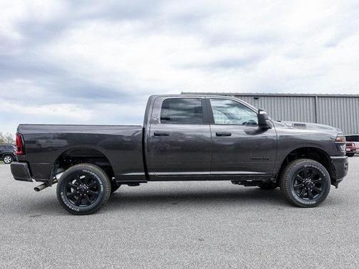 2025 RAM 2500 Big Horn Crew Cab 4x4 6'4' Box