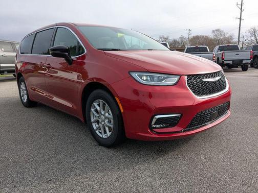 Red Hot Pearlcoat 2026 Chrysler Pacifica L