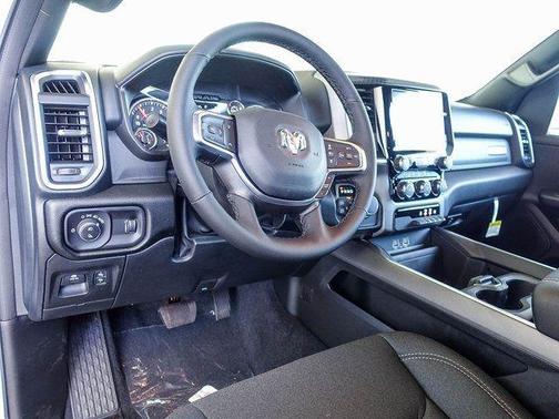 Bright White Clearcoat 2026 RAM 1500 Big Horn/Lone Star