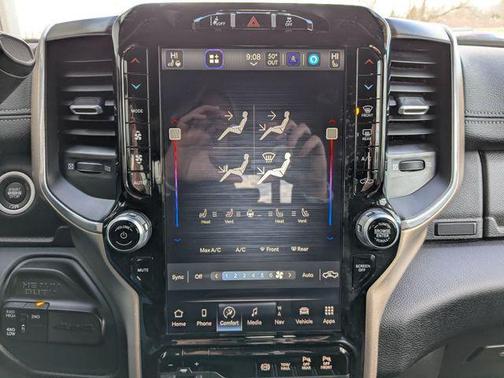 2024 RAM 2500 Laramie Crew Cab 4x4 6'4' Box