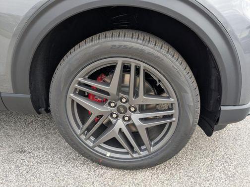 Carbonized Gray Metallic 2026 Ford Explorer ST-Line
