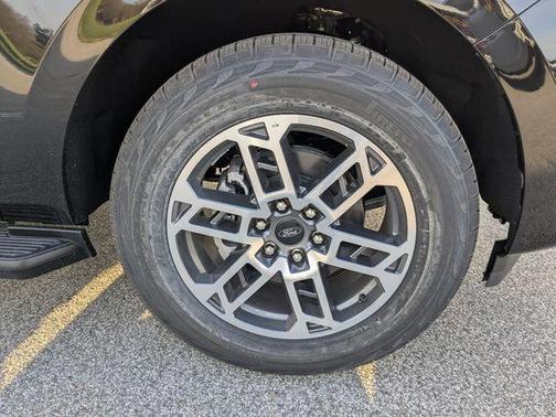 AGATE BLACK METALLIC 2026 Ford Expedition Max Active 4x4