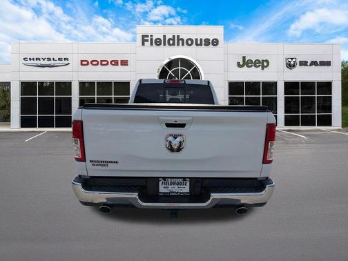 Bright White Clearcoat 2022 RAM 1500 Big Horn/Lone Star