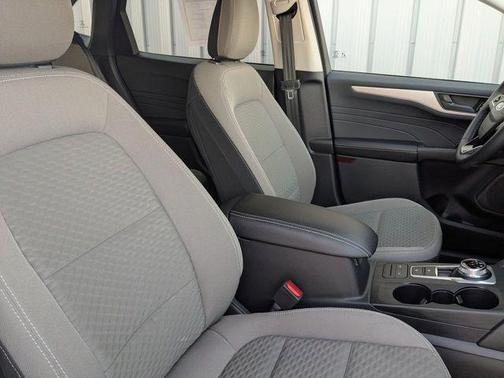 AGATE BLACK METALLIC 2022 Ford Escape SE