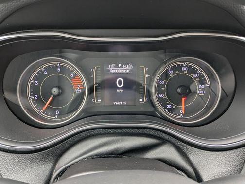Bright White Clearcoat 2019 Jeep Cherokee Latitude