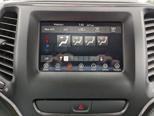 Bright White Clearcoat 2019 Jeep Cherokee Latitude
