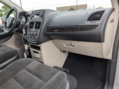 Billet Silver Metallic Clearcoat 2016 Dodge Grand Caravan AVP/SE